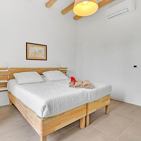 شقة Alessia'S Flat- Naviglio Grande بوكيناسكو المظهر الخارجي الصورة