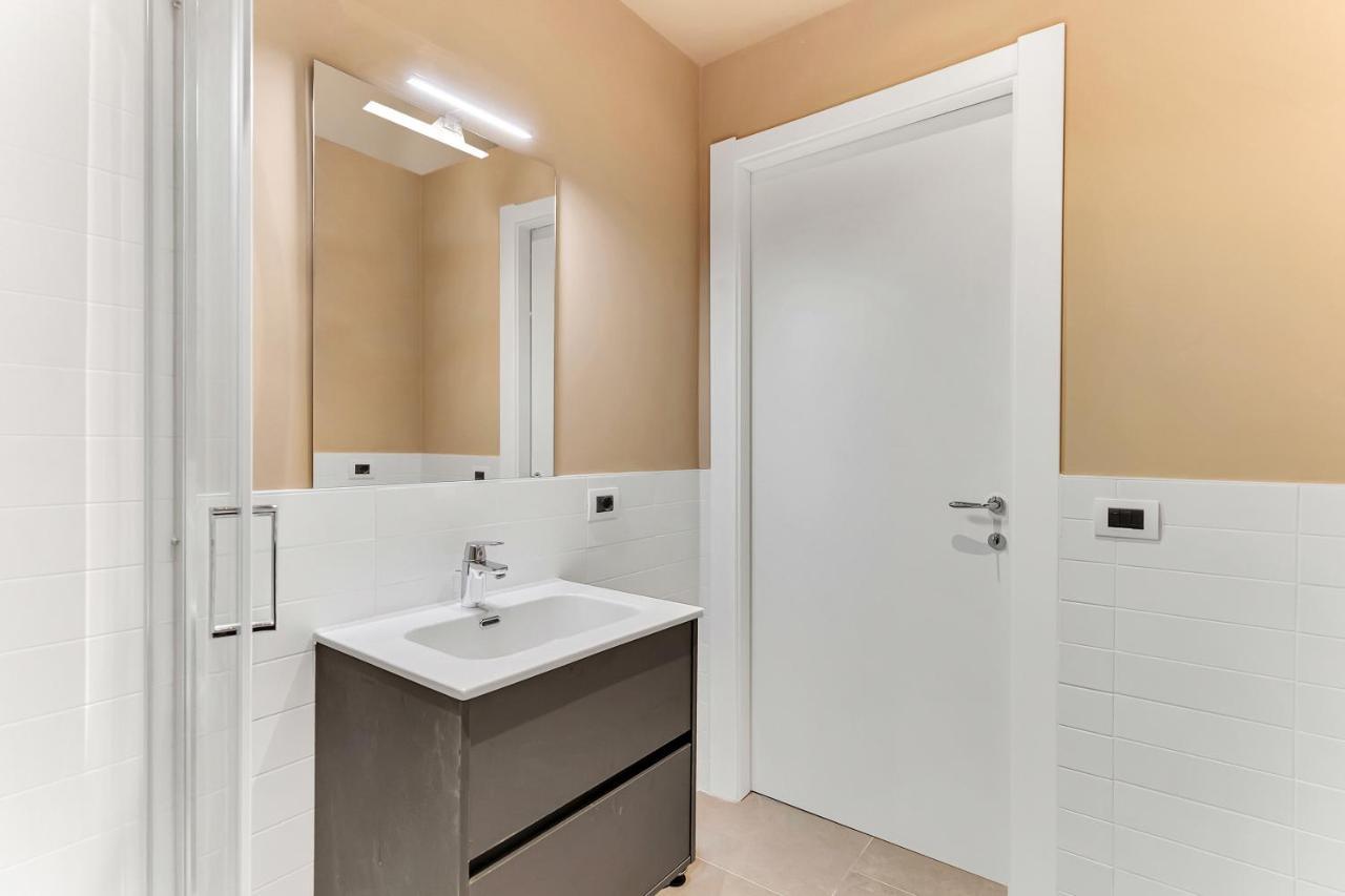 شقة Alessia'S Flat- Naviglio Grande بوكيناسكو المظهر الخارجي الصورة