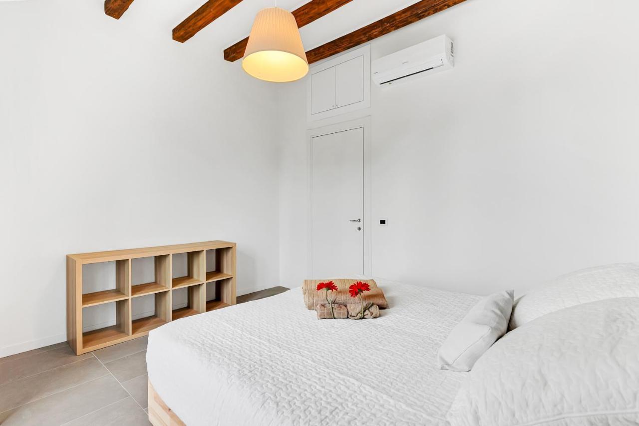 شقة Alessia'S Flat- Naviglio Grande بوكيناسكو المظهر الخارجي الصورة