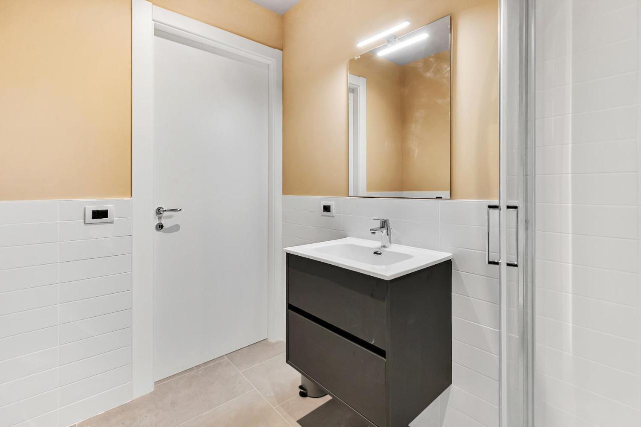 شقة Alessia'S Flat- Naviglio Grande بوكيناسكو المظهر الخارجي الصورة